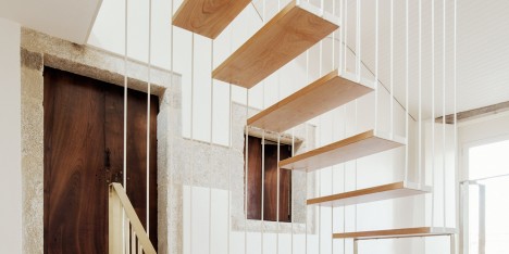 Casa do Medio by Arrokabe Arquitectos