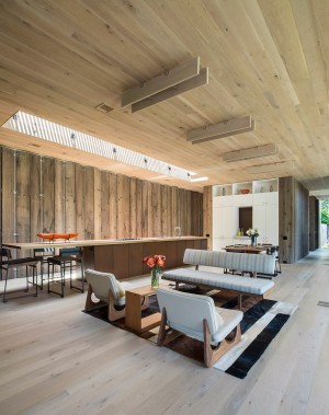 Elizabeth II house by Bates Masi