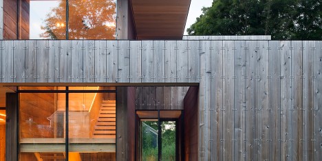 Elizabeth II house by Bates Masi