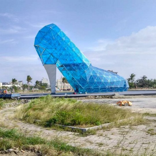 Glass-slipper church in Taiwan
