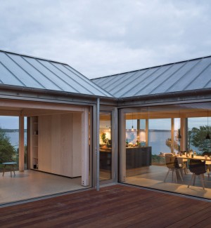 House at Molls Hill by Lenschow and Pihlmann