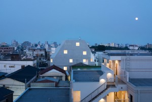 Kitasenzoku Apartment by Tomoyuki Kurokawa Architects