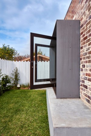 Maroubra House by THOSE Architects