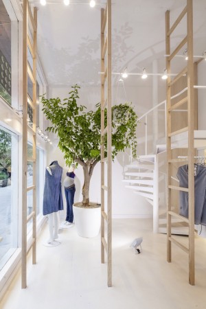 Mit Mat Mama Store in Barcelona by Román Izquierdo Bouldstridge