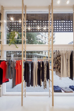 Mit Mat Mama Store in Barcelona by Román Izquierdo Bouldstridge