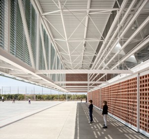 Multipurpose Educational Hall by Carmen Martinez, Gregori Carmel Gradolo Martinez and Arturo Sanz Martinez