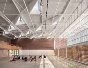 Multipurpose Educational Hall by Carmen Martinez, Gregori Carmel Gradolo Martinez and Arturo Sanz Martinez