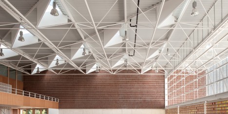 Multipurpose Educational Hall by Carmen Martinez, Gregori Carmel Gradolo Martinez and Arturo Sanz Martinez