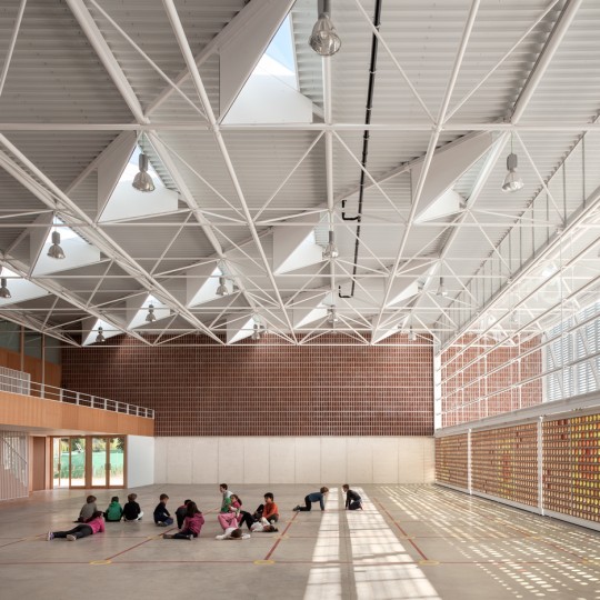 Multipurpose Educational Hall by Carmen Martinez, Gregori Carmel Gradolo Martinez and Arturo Sanz Martinez