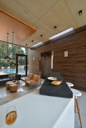 Pool House by 42mm Architecture