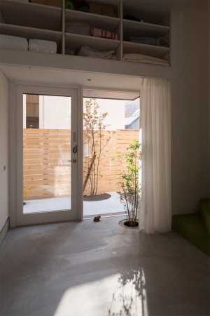 The Barn House by Akasaka Shinichiro Atelier