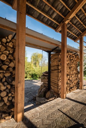 Timber pavilion by deBOSSA