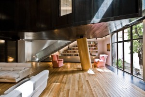 Tree House apartment by MdAA