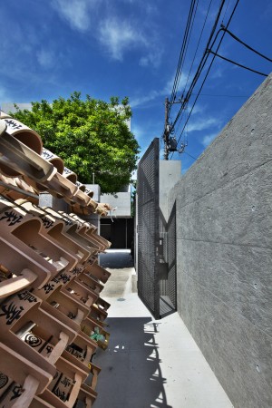 Tsunyuji by Satoru Hirota Architects