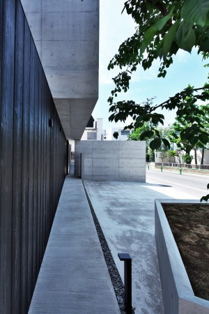 Tsunyuji by Satoru Hirota Architects