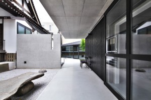 Tsunyuji by Satoru Hirota Architects