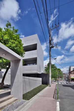 Tsunyuji by Satoru Hirota Architects