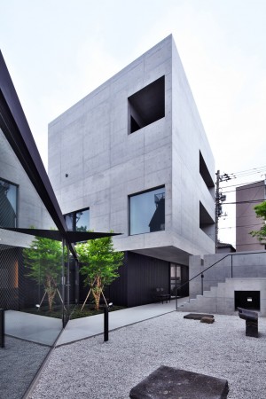 Tsunyuji by Satoru Hirota Architects