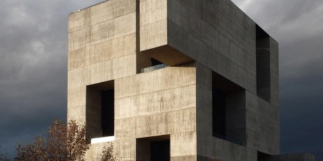 UC Innovation Center at the San Joaquín Campus, Universidad Católica de Chile, Santiago, 2014. Photograph by Nina Vidic