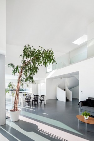 Villa Lumi by Avanto Architects