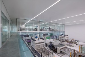 Windshield Factory in Lima by Felipe Ferrer