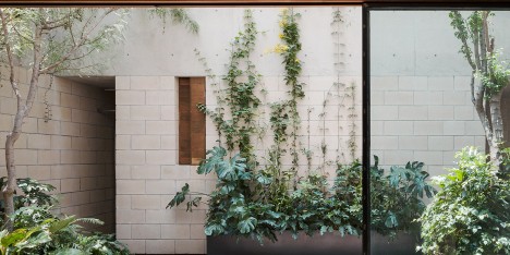 Antonio Sola House in Mexico City by Ambrosi Etchegaray