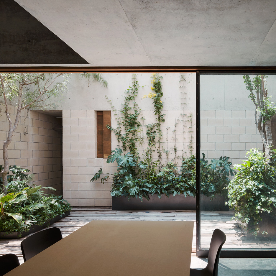 Antonio Sola House in Mexico City by Ambrosi Etchegaray