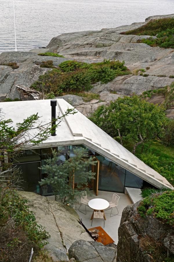 Cabin Knapphullet by Lund Hagem