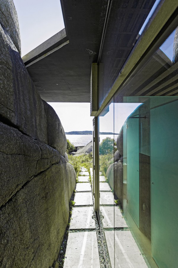 Cabin Knapphullet by Lund Hagem