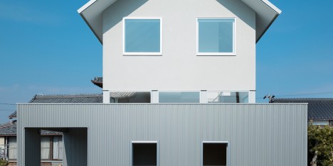 Floating House in Ogasa by Shuhei Goto Architects