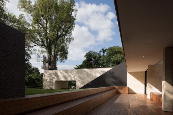 Gallop House by Formwerkz Architects