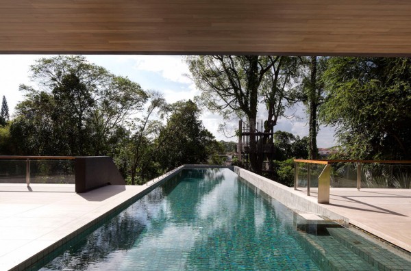 Gallop House by Formwerkz Architects