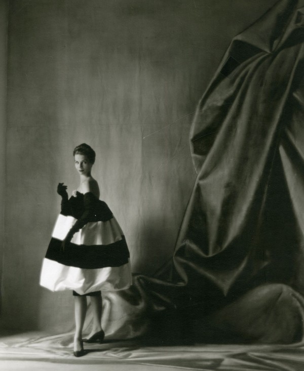 Game Changers – Reinventing the 20th-Century Silhouette at MoMu Antwerp
