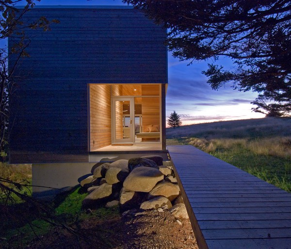 House 22 Spa by MacKay-Lyons Sweetapple