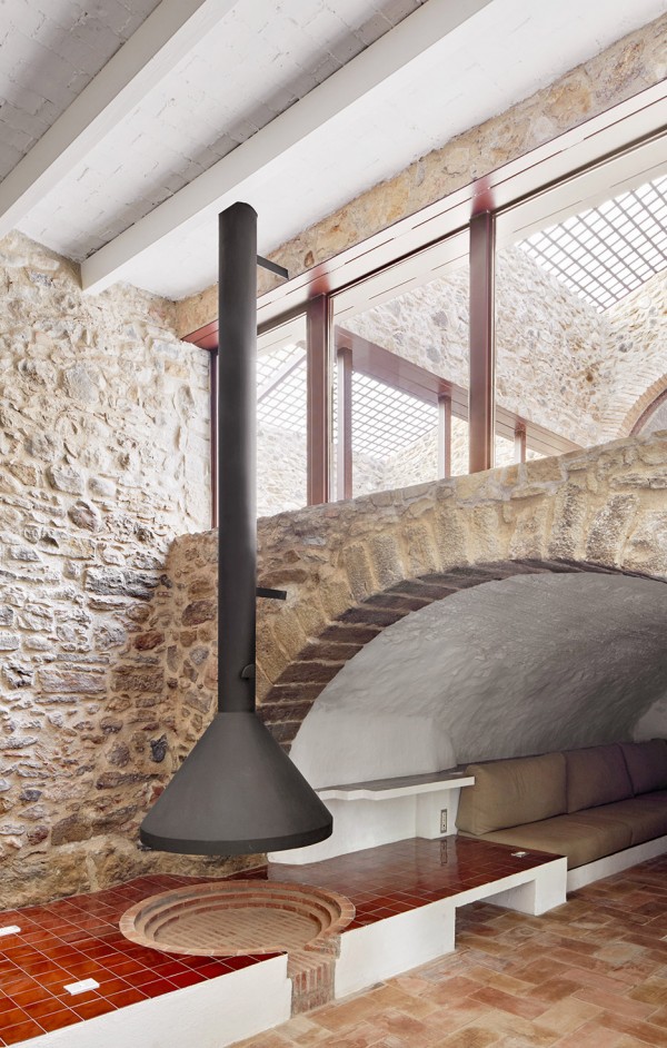 Country House in Empordà, Spain, by Arquitectura-G  from rustic interiors roundup