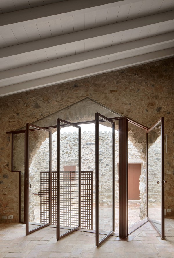Renovation of a house in Emporda by Architectura G