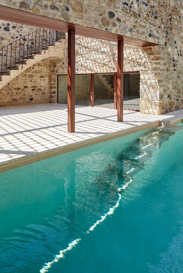 Renovation of a house in Emporda by Architectura G