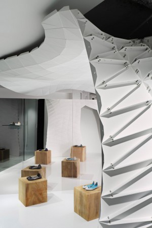 iGUANEYE Aoyama Main Store by Soichi Mizutani