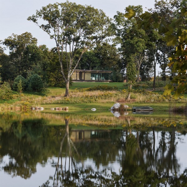 LM Guest House by Desai Chia Architects in Duchess County, New York