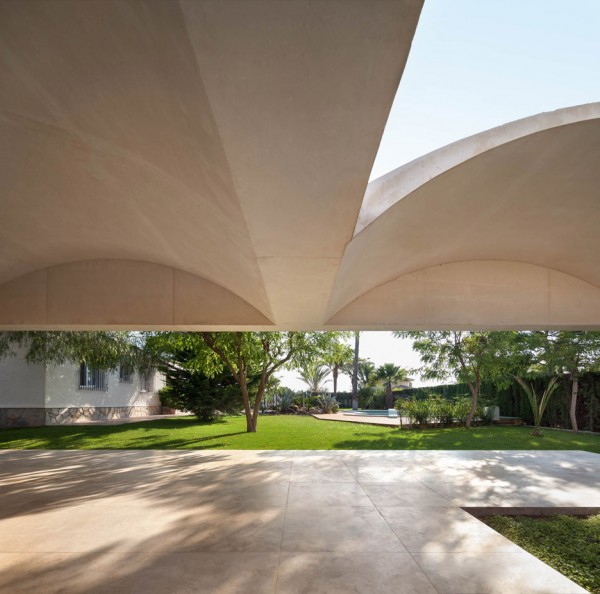 IV House by Mesura