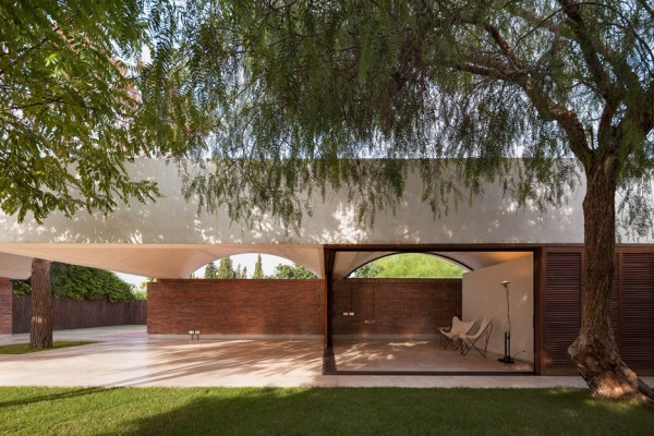 IV House by Mesura