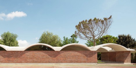 IV House by Mesura