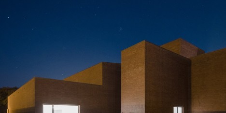 Public Auditorium in Llinars del Vallès by Alvaro Siza Vieira
