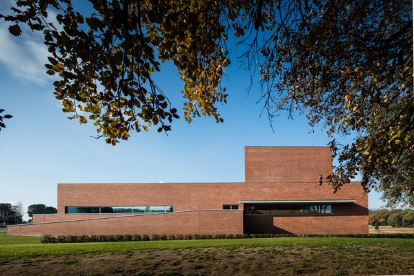 Public Auditorium in Llinars del Vallès by Alvaro Siza Vieira