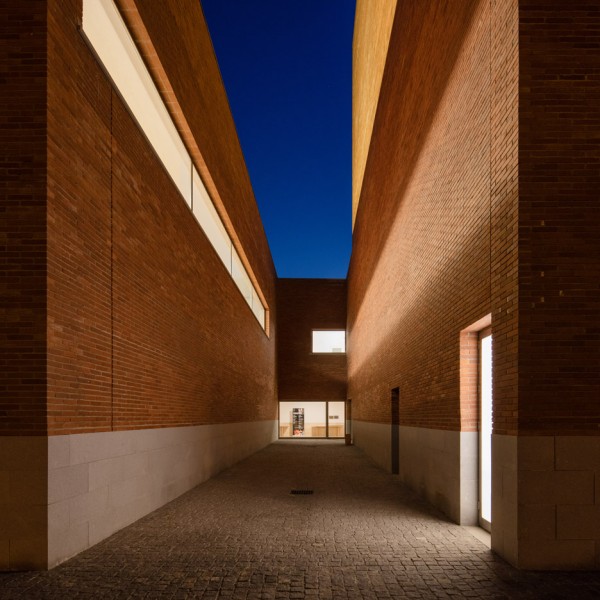 Public Auditorium in Llinars del Vallès by Alvaro Siza Vieira