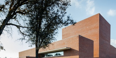 Public Auditorium in Llinars del Vallès by Alvaro Siza Vieira