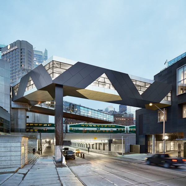 FSC bridge in Toronto by Jennifer Marman, Daniel Borins and James Khamsi