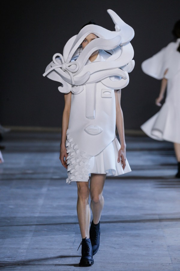 Viktor&Rolf Spring/Summer 2016 haute couture Cubist inspired collection