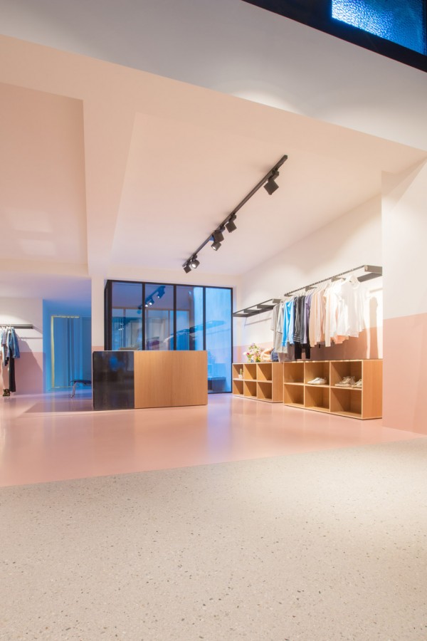 Step by Step boutique by Dialect