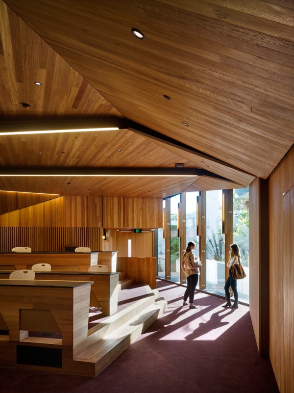 University of Queensland Oral Health Centre by Cox Rayner Architects